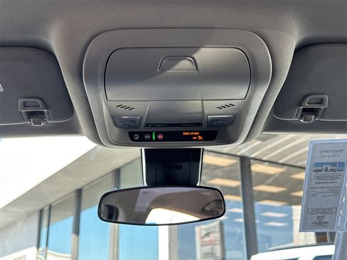 Used 2024 Chevrolet Equinox LT image 23