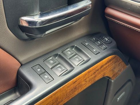 Used 2016 Chevrolet Silverado 1500 High Country w/ High Country Premium Package AWD/4WD image 29