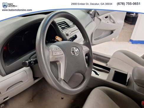 Used 2011 Toyota Camry Hybrid image 16