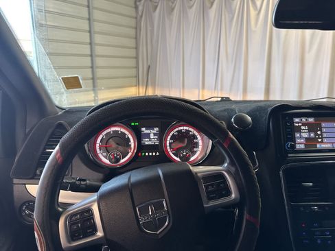 Used 2019 Dodge Grand Caravan GT image 21