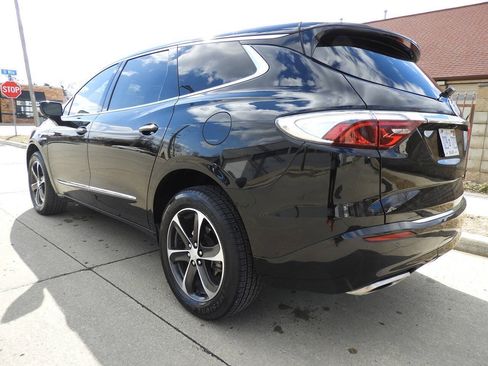 Used 2022 Buick Enclave Essence w/ Experience Buick Package FWD image 7