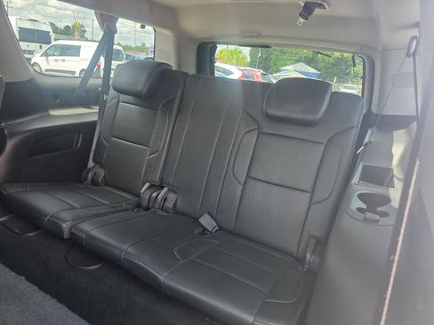 Used 2018 Chevrolet Suburban LT AWD/4WD image 9