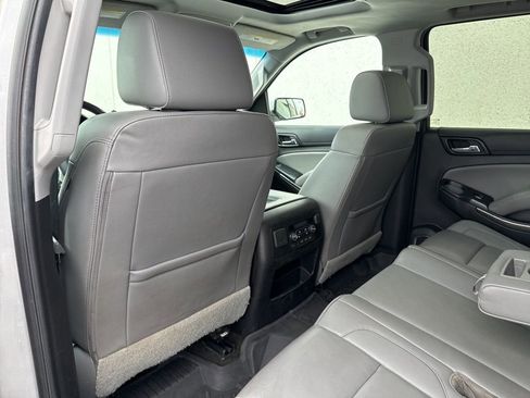 Used 2018 Chevrolet Suburban LT image 28
