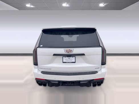 Certified 2025 Cadillac Escalade V w/ LPO, Floor Liner Package image 8