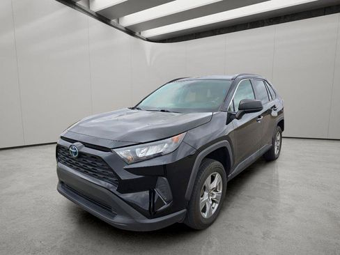Used 2022 Toyota RAV4 LE AWD/4WD image 1