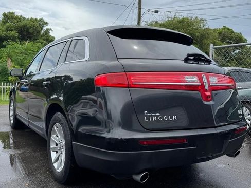 Used 2015 Lincoln MKT AWD image 4