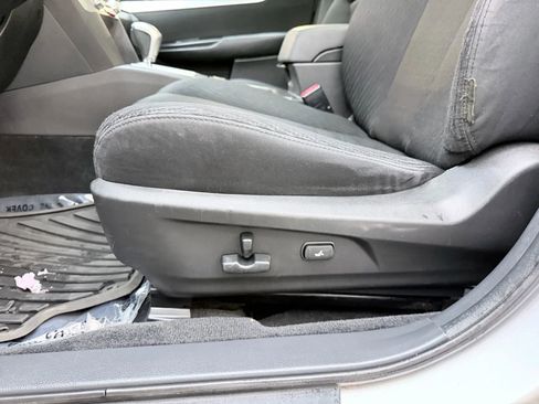 Used 2010 Subaru Legacy 2.5i Premium image 12