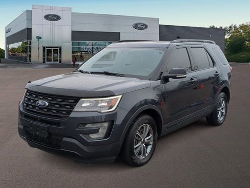 Used 2017 Ford Explorer Sport w/ Equipment Group 401A image 5