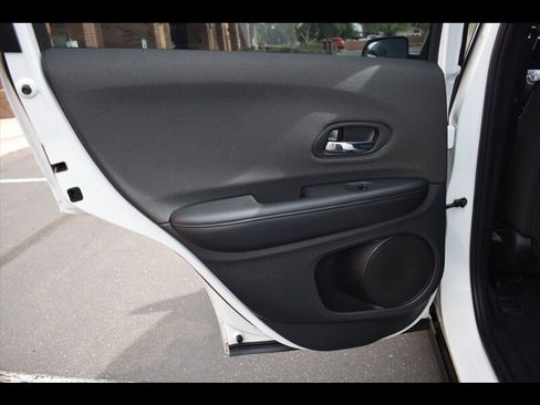 Used 2021 Honda HR-V Sport image 22