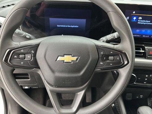 Used 2025 Chevrolet TrailBlazer LT AWD/4WD image 15