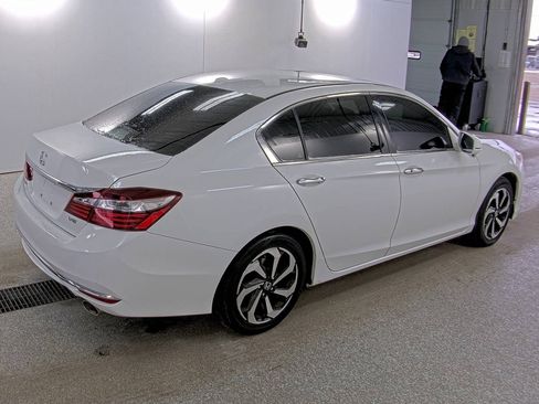 Used 2017 Honda Accord EX-L image 3