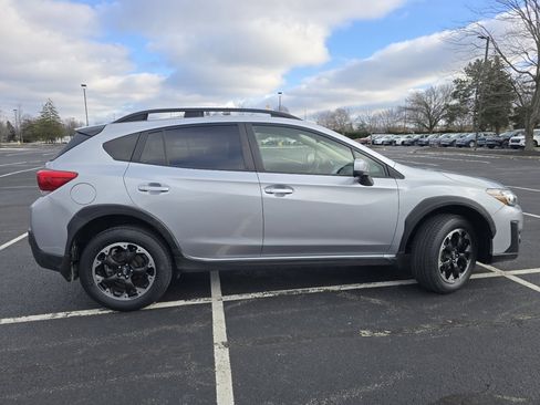 Used 2022 Subaru Crosstrek 2.0i Premium w/ Moonroof Package image 17