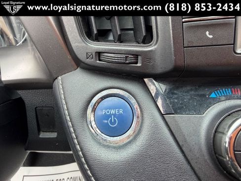 Used 2017 Toyota RAV4 XLE AWD/4WD image 23