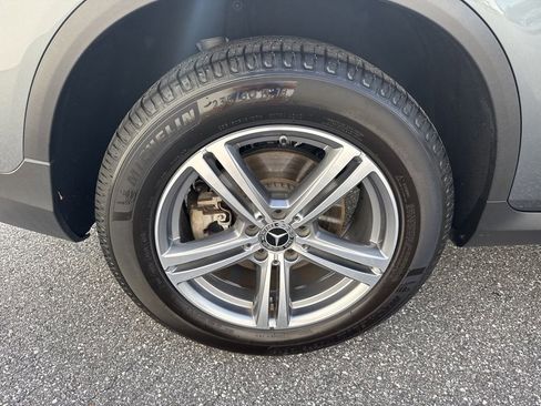 Used 2021 Mercedes-Benz GLC 300 4MATIC image 9
