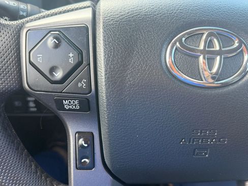 Used 2020 Toyota Tacoma TRD Off-Road image 17