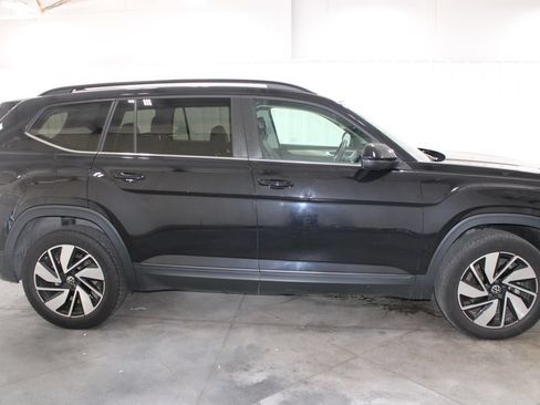 Used 2024 Volkswagen Atlas SE FWD image 11