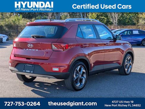 Certified 2024 Hyundai Venue Limited image 5