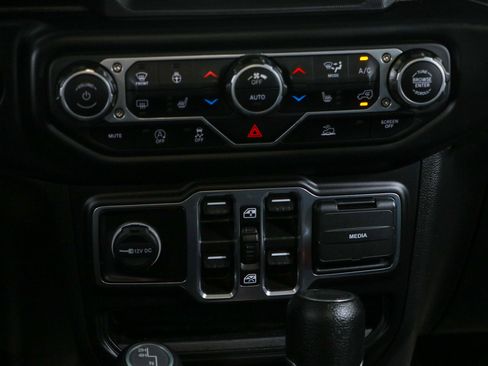 Used 2023 Jeep Gladiator Sport AWD/4WD image 20