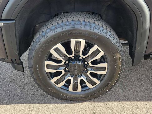 Used 2024 GMC Sierra 3500 Denali Ultimate AWD/4WD image 17