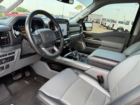 Used 2022 Ford F150 Lariat w/ Equipment Group 502A High AWD/4WD image 11