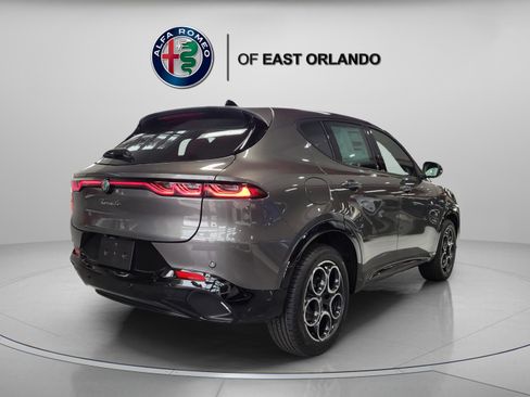 New 2025 Alfa Romeo Tonale w/ Premium Package image 8