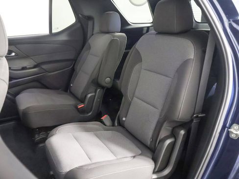 Used 2023 Chevrolet Traverse LT w/ Rear Camera Mirror Package image 31