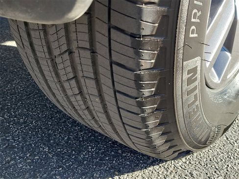 Certified 2025 Nissan Frontier SV w/ Tow Package image 25