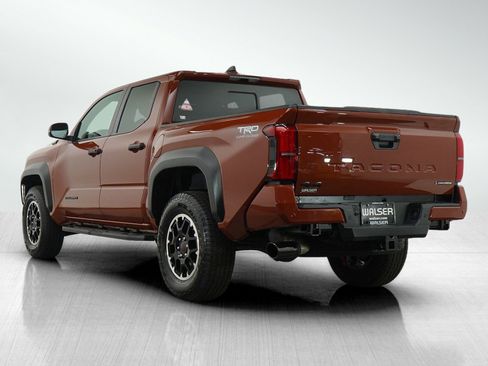 Used 2025 Toyota Tacoma TRD Off-Road image 3