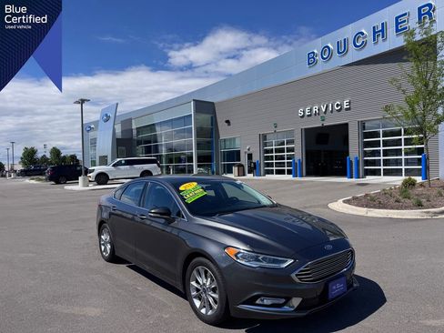 Used 2017 Ford Fusion SE FWD image 1