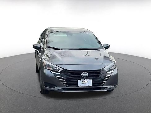 Used 2025 Nissan Versa SV image 4
