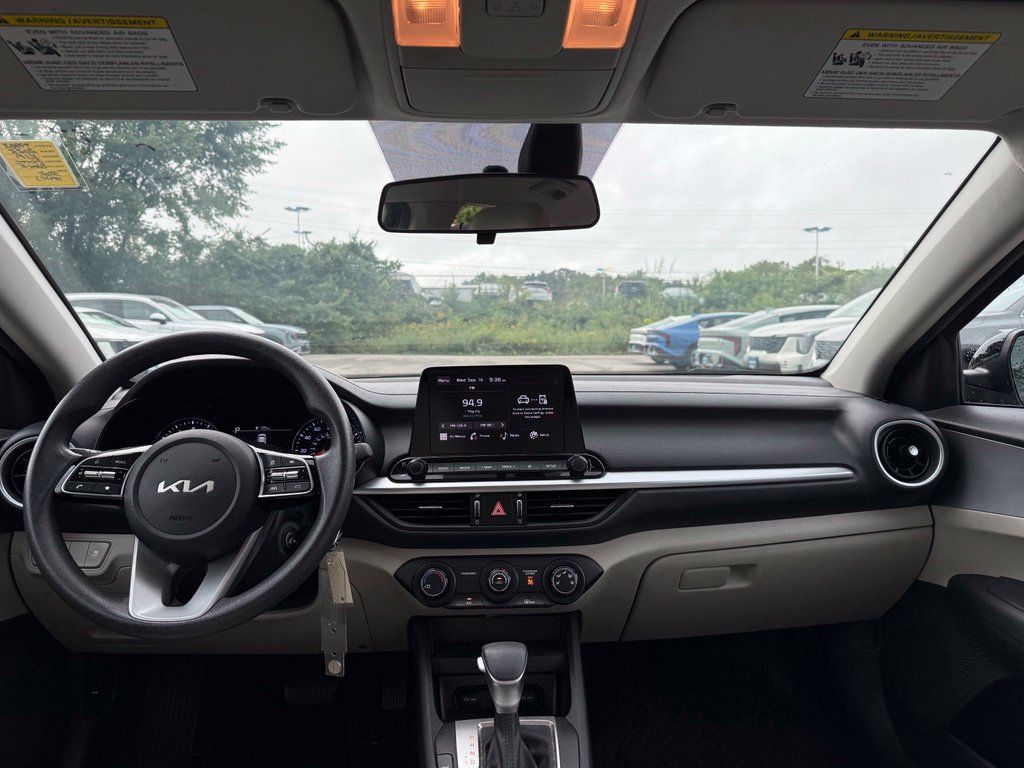 Used 2023 Kia Forte LXS w/ LXS Technology Package FWD image 18