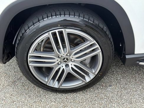 Used 2022 Mercedes-Benz GLS 450 4MATIC image 11