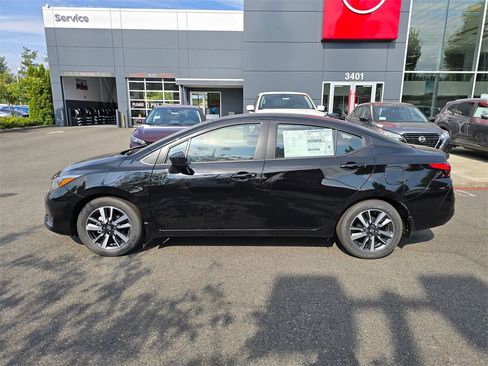New 2025 Nissan Versa SV w/ Trunk Package image 8