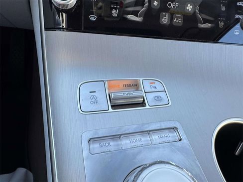 Certified 2026 Genesis GV70 2.5T Advanced image 25