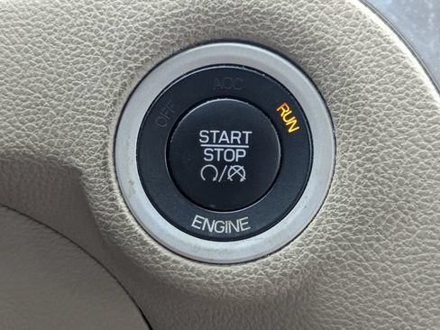 Used 2014 Chrysler 300 C RWD image 34