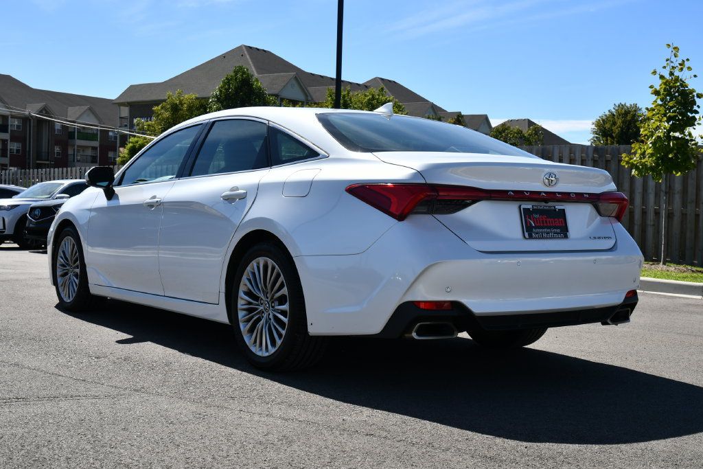 Used 2019 Toyota Avalon Limited w/ Advanced Safety Package FWD image 5