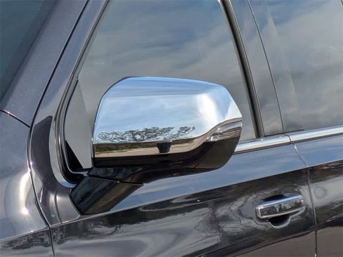 Used 2023 Chevrolet Tahoe Premier image 11