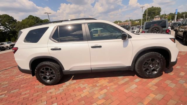 Certified 2024 Honda Pilot TrailSport image 2