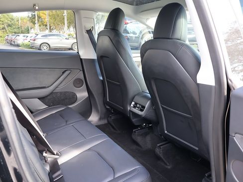 Used 2023 Tesla Model Y Long Range image 36