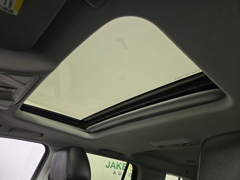 Used 2020 Cadillac Escalade Luxury image 24