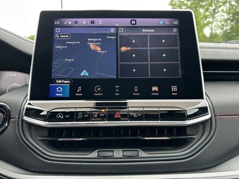 Certified 2025 Jeep Compass Trailhawk w/ Trailhawk Elite Group AWD/4WD image 11