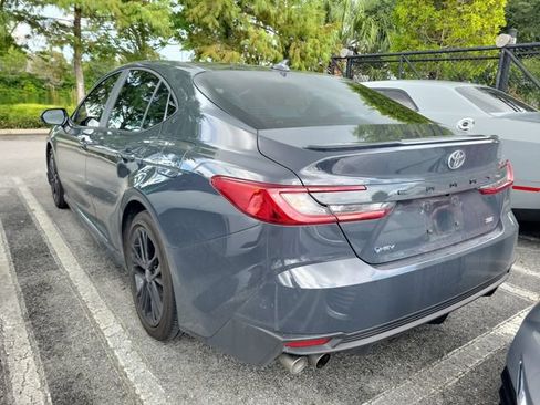 Used 2025 Toyota Camry SE w/ Convenience Package FWD image 4