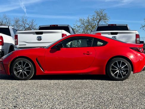 Used 2025 Toyota GR86 w/ ALL Weather Mat Package (TMS) image 6