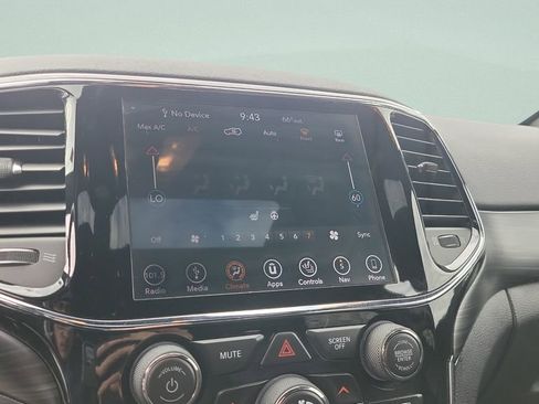 Used 2019 Jeep Grand Cherokee Altitude image 21