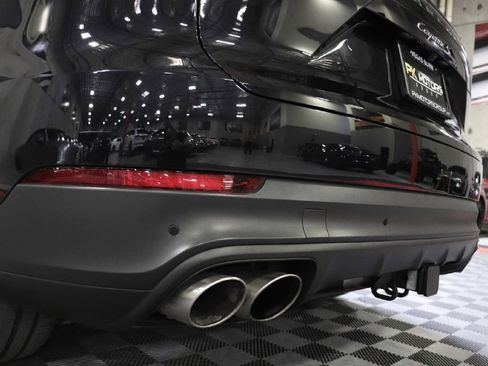 Used 2019 Porsche Cayenne S image 74