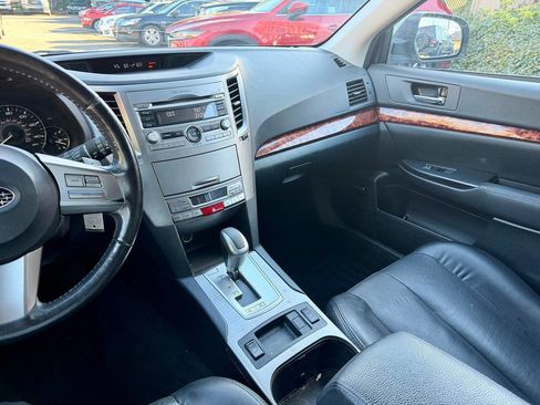 Used 2011 Subaru Outback 2.5i Limited w/ PWR Moonroof Pkg image 21
