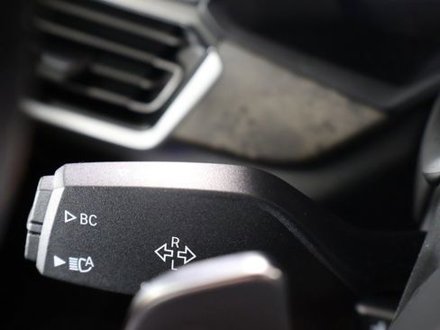 Used 2023 BMW X5 xDrive40i w/ M Sport Package image 42