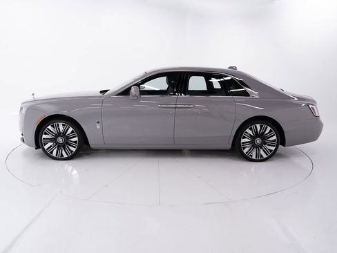 New 2026 Rolls-Royce Ghost image 2