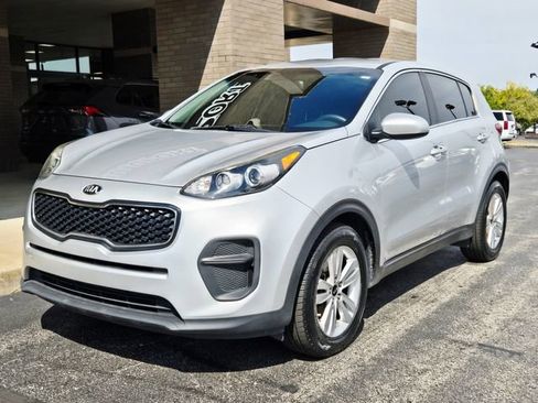Used 2019 Kia Sportage LX image 3