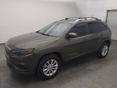 Used 2020 Jeep Cherokee Latitude AWD/4WD image 2